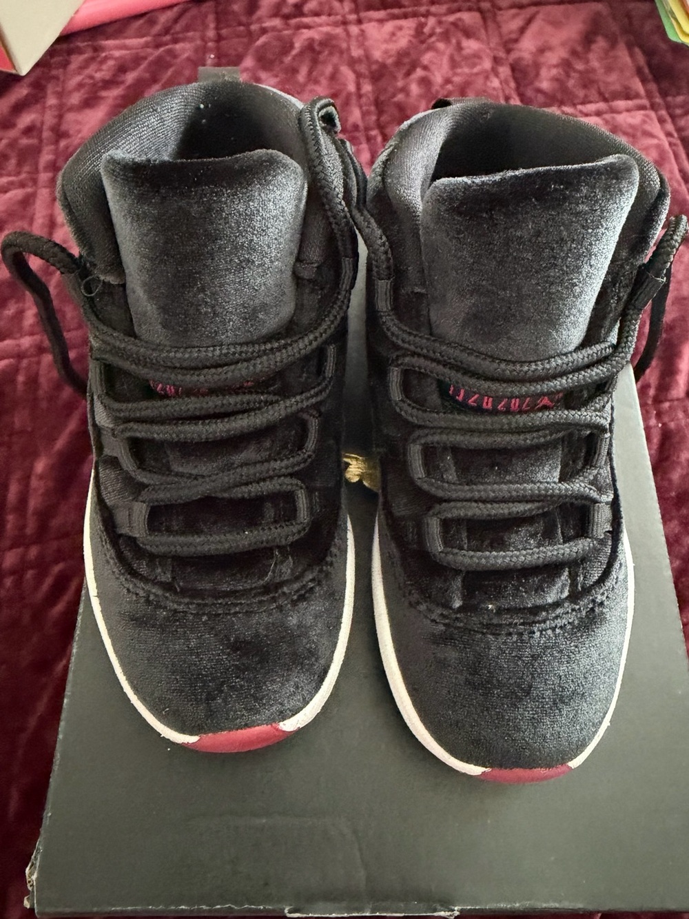 Jordan 11 Retro (TD) Little Kids Black Velvet High-Tops - US9